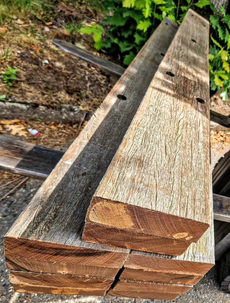 Gerecyclede Iroko gevelplanken met tand en groef, betaalbaar hout uit West-Europese houtschaverijen.